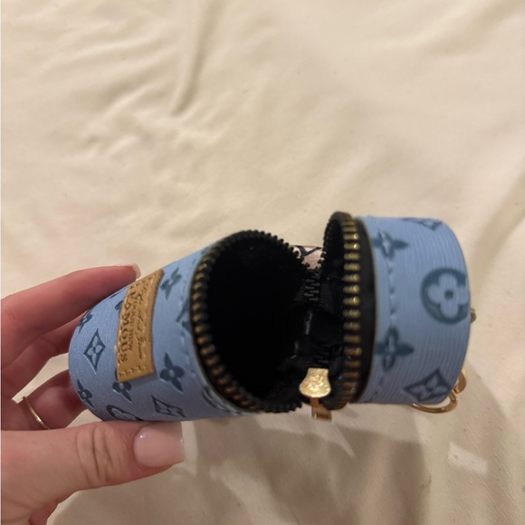 Blue Patterned Keychain Holder - Picture 4 of 5